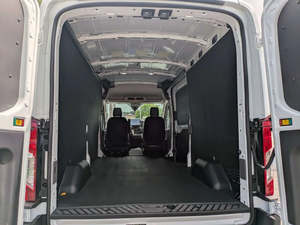New 2026 Oxford White Ford Base image 13
