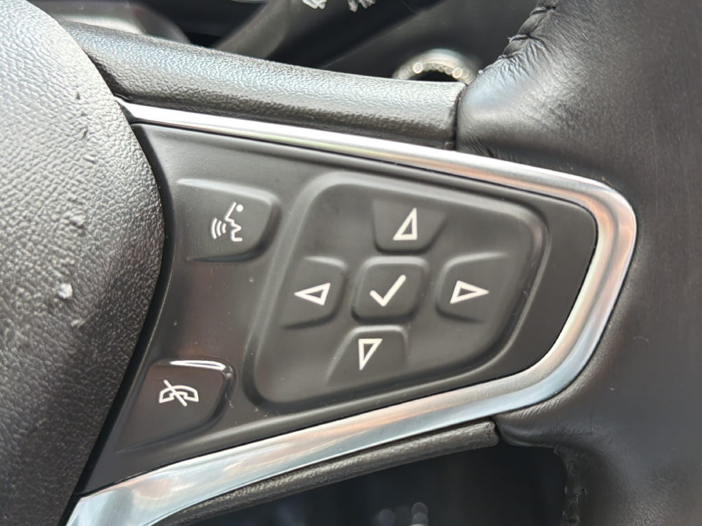 Used 2019 Black Chevrolet Premier image 17