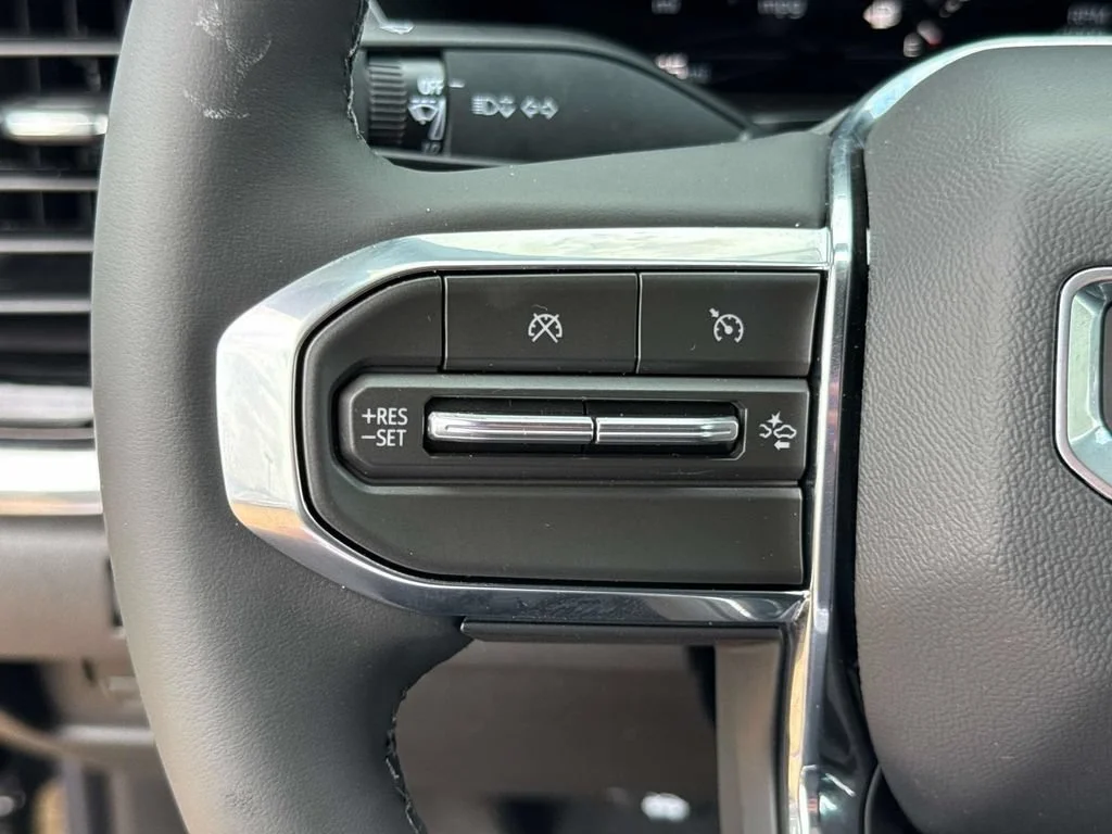 New 2026 Onyx Black GMC Elevation image 34