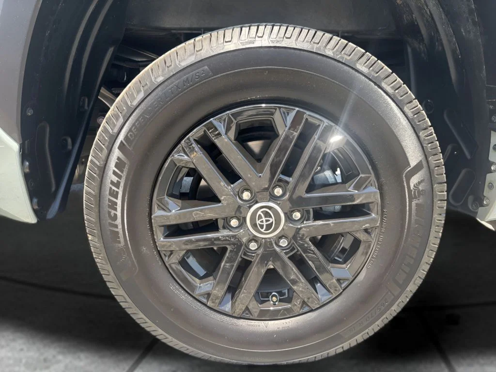 Used 2024  Toyota SR5 image 28