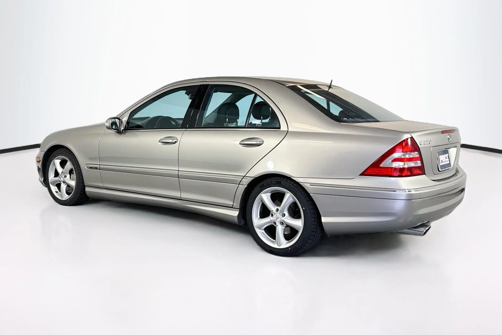 Used 2005 Gold Mercedes-Benz 1.8L image 7