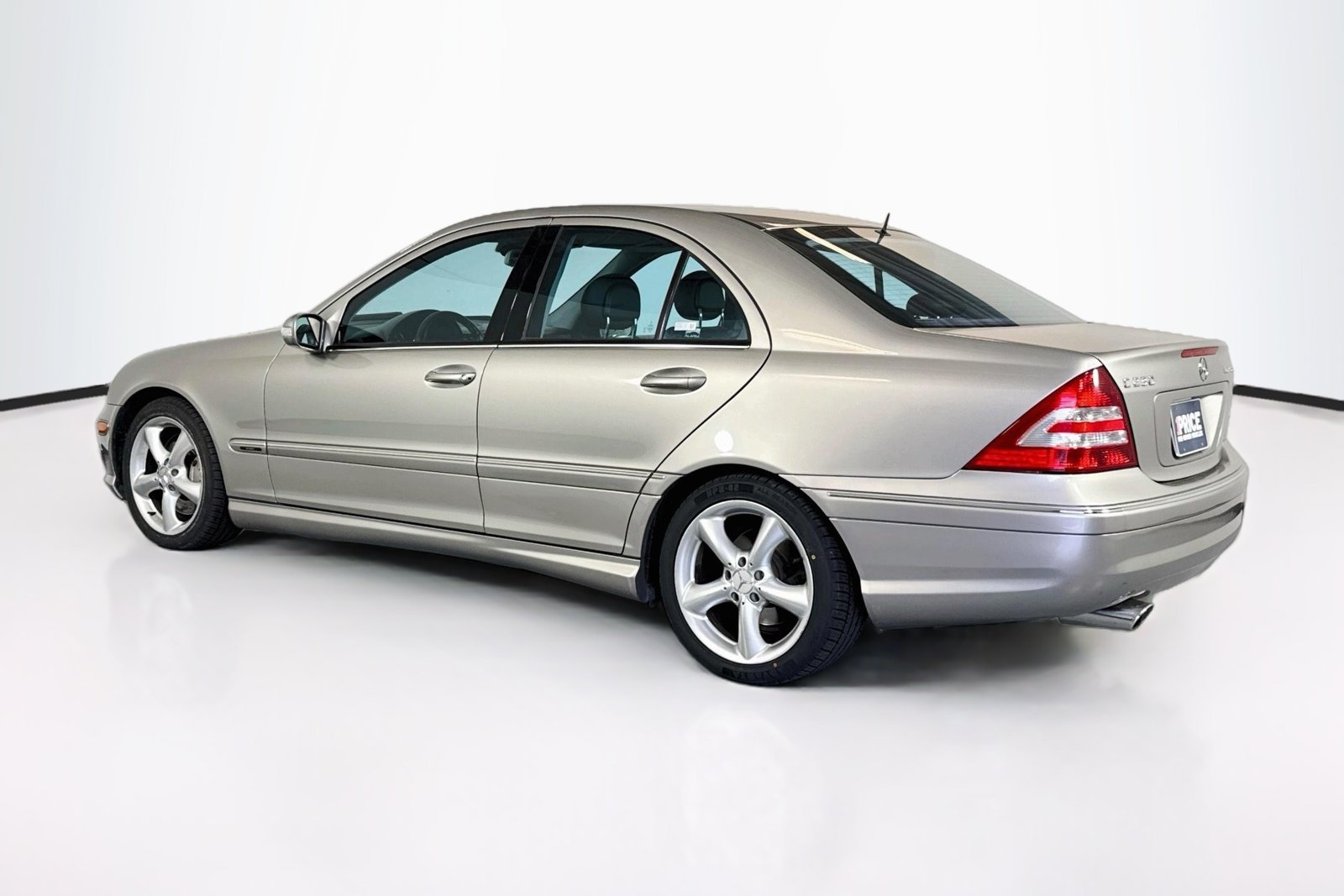 Used 2005 Gold Mercedes-Benz 1.8L image 7
