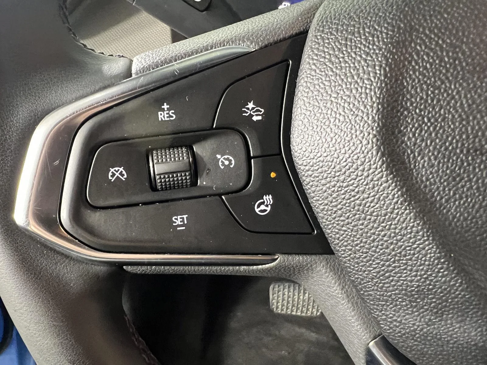 Used 2024 Fountain Blue Chevrolet ACTIV image 34