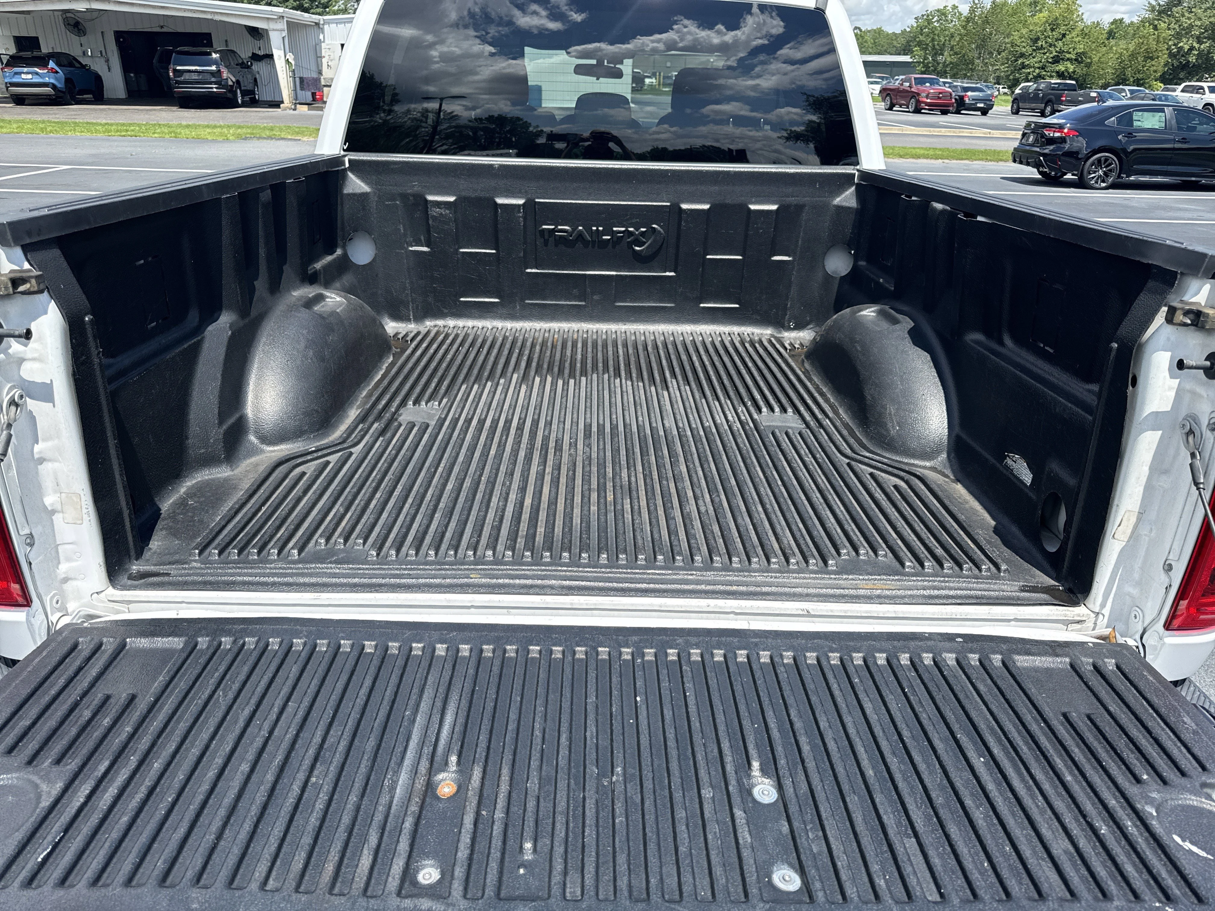 Used 2023 Oxford White Ford XLT image 27