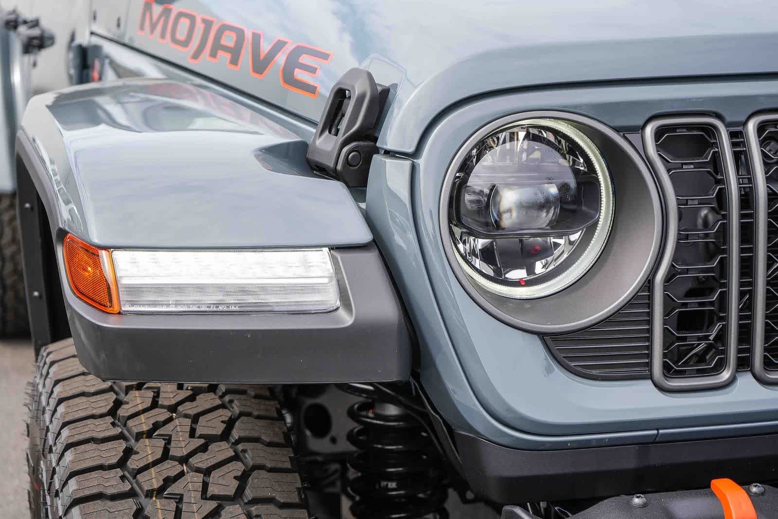 New 2026 Anvil Clearcoat Jeep Mojave X image 4