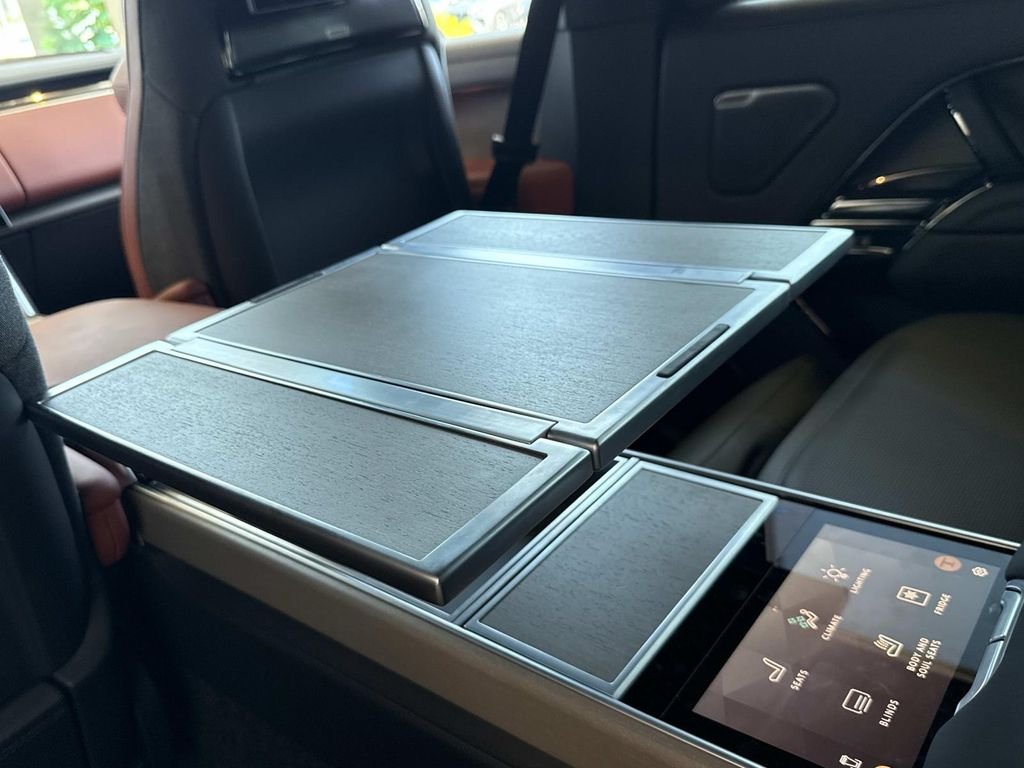 New 2026 Ethereal Frost Satin Land Rover SV Signature Suite image 5