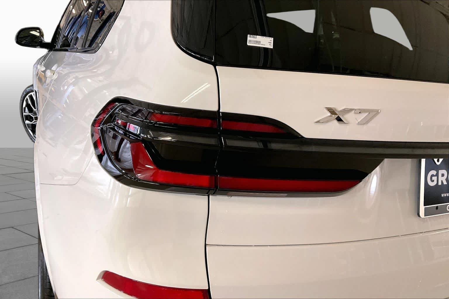 New 2027 Alpine White BMW xDrive40i image 14