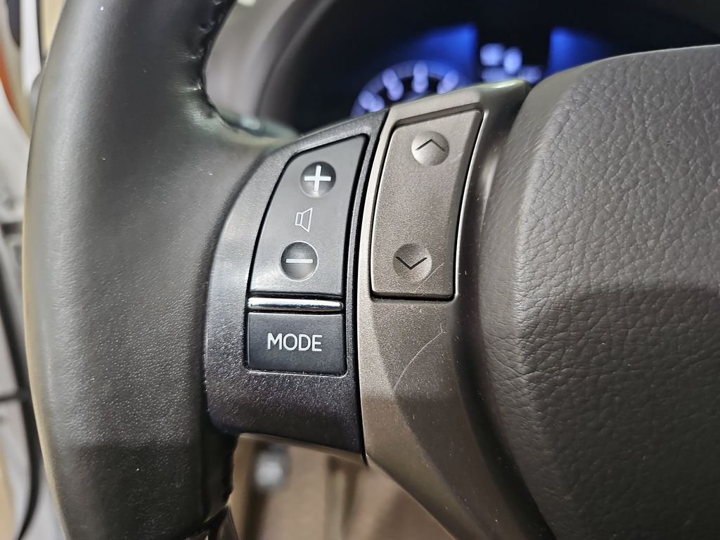Used 2013 White Lexus 350 image 20