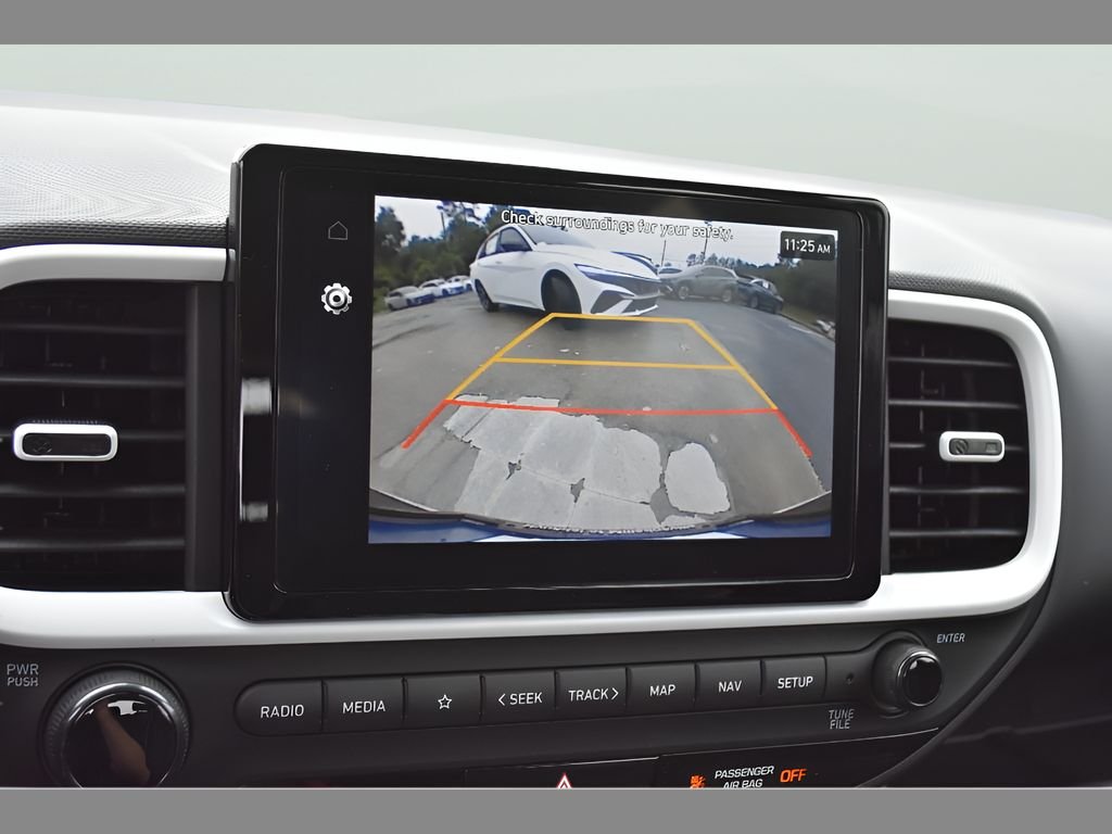 2025 Hyundai Venue Limited - Photo 24