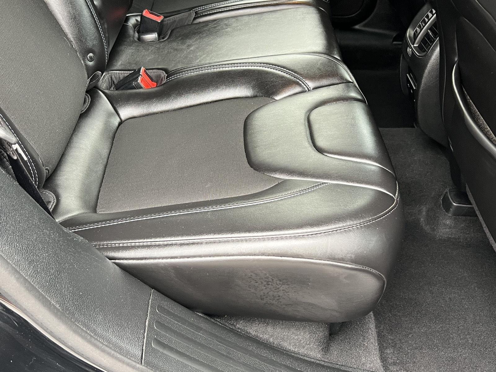 Used 2019 Diamond Black Crystal Pearlcoat Jeep Latitude Plus image 21