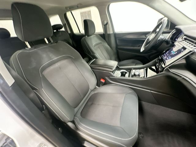Used 2024 White Jeep Laredo X image 26