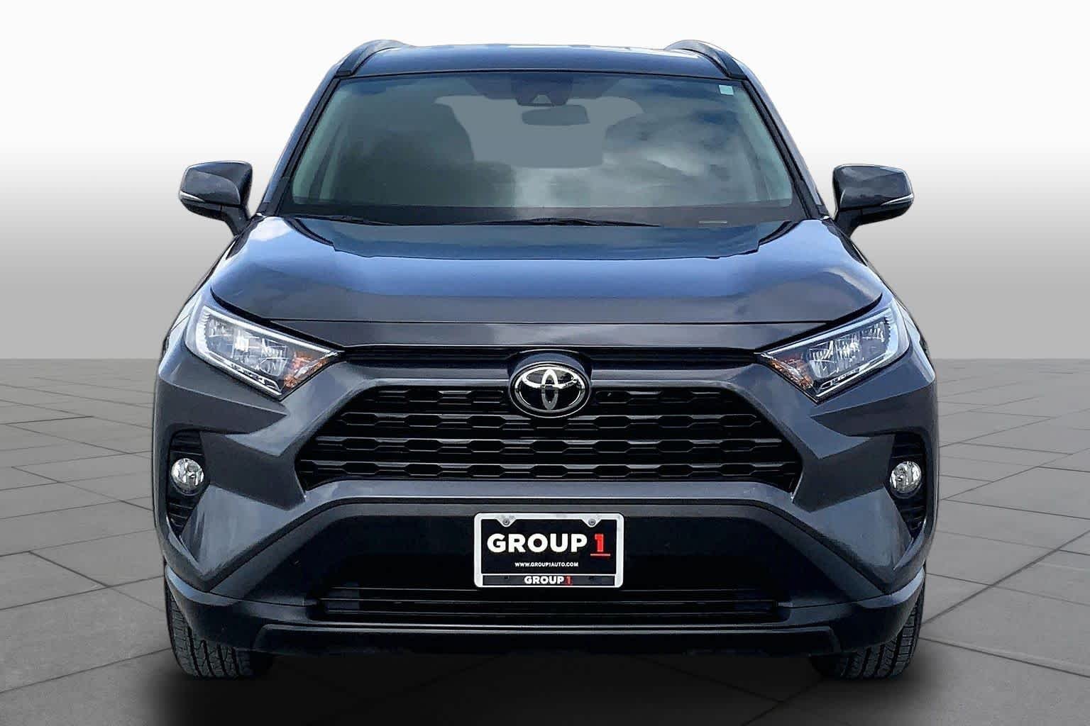 Used 2021 Magnetic Gray Metallic Toyota XLE Premium image 4