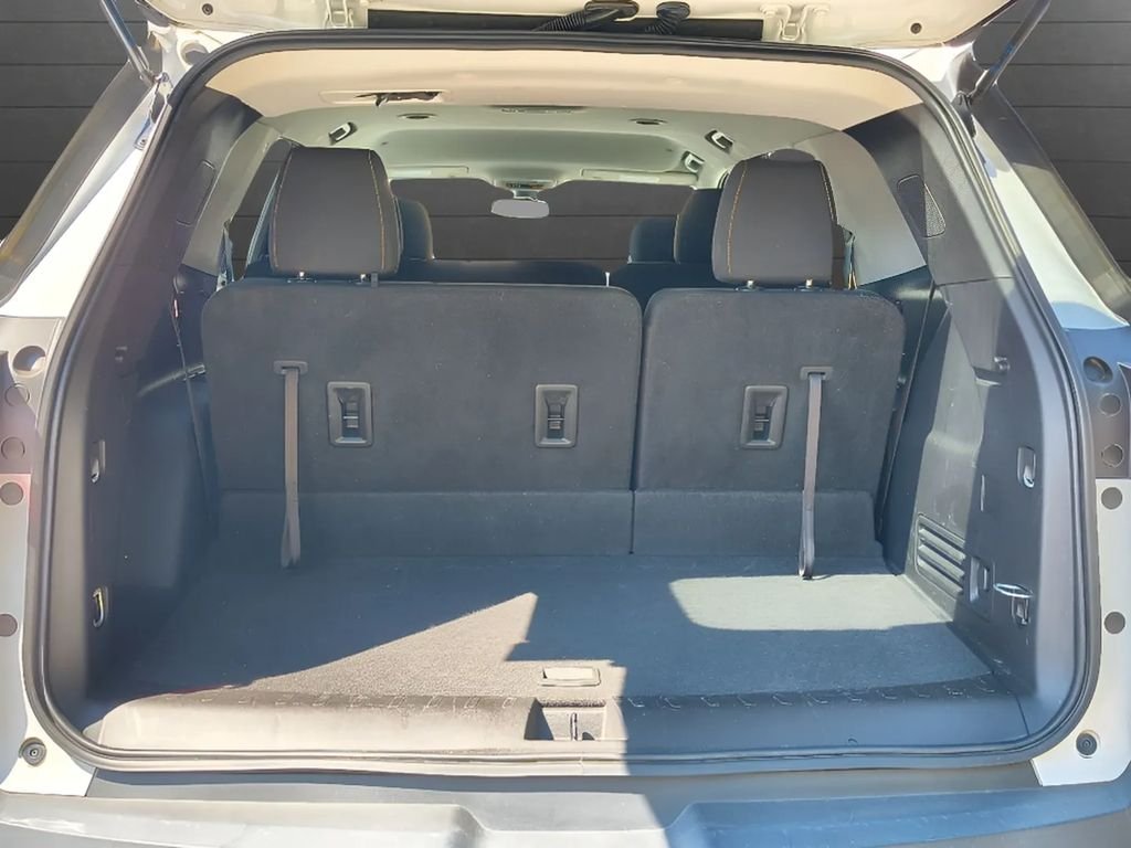 Used 2020 Summit White Chevrolet LS image 7