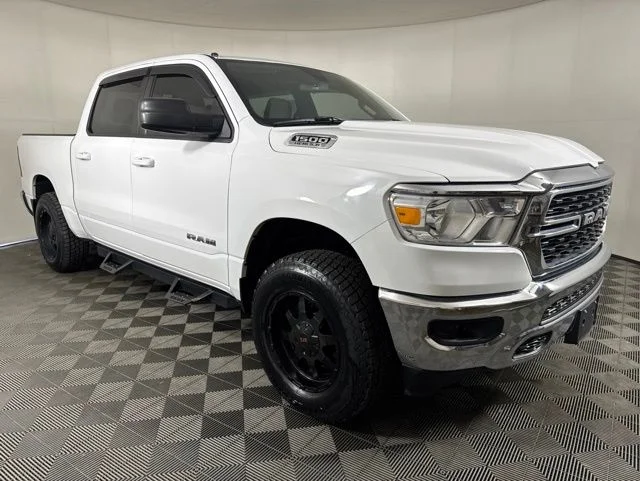 2022 RAM 1500 Big Horn/Lone Star 4x4 Crew Cab 5'7's photo