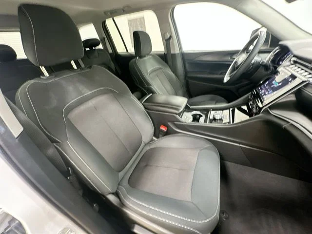 Used 2024 White Jeep Laredo X image 26