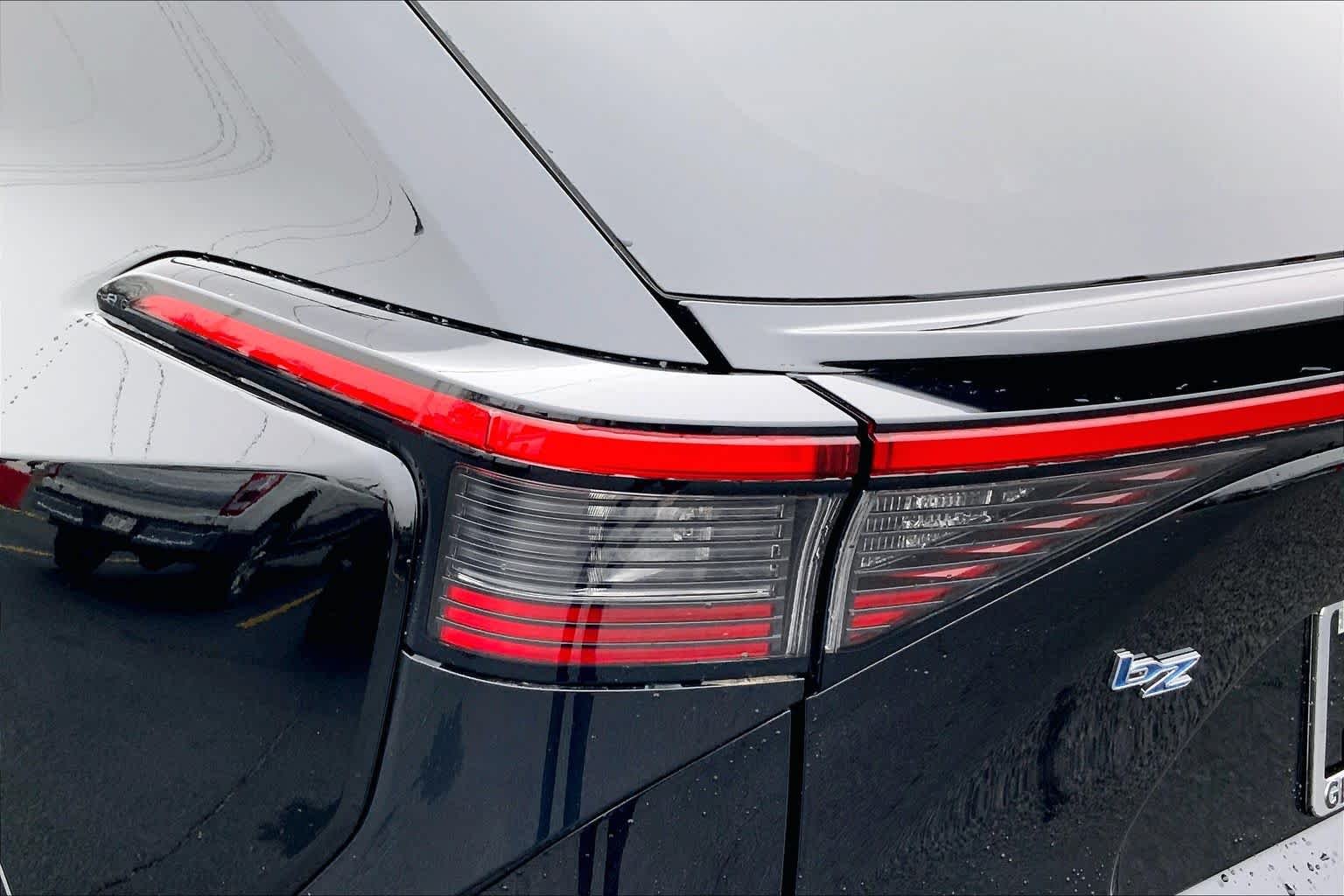 2026 Toyota bZ XLE - Photo 14