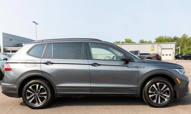 Used 2022 Gray Volkswagen 2.0T S image 5