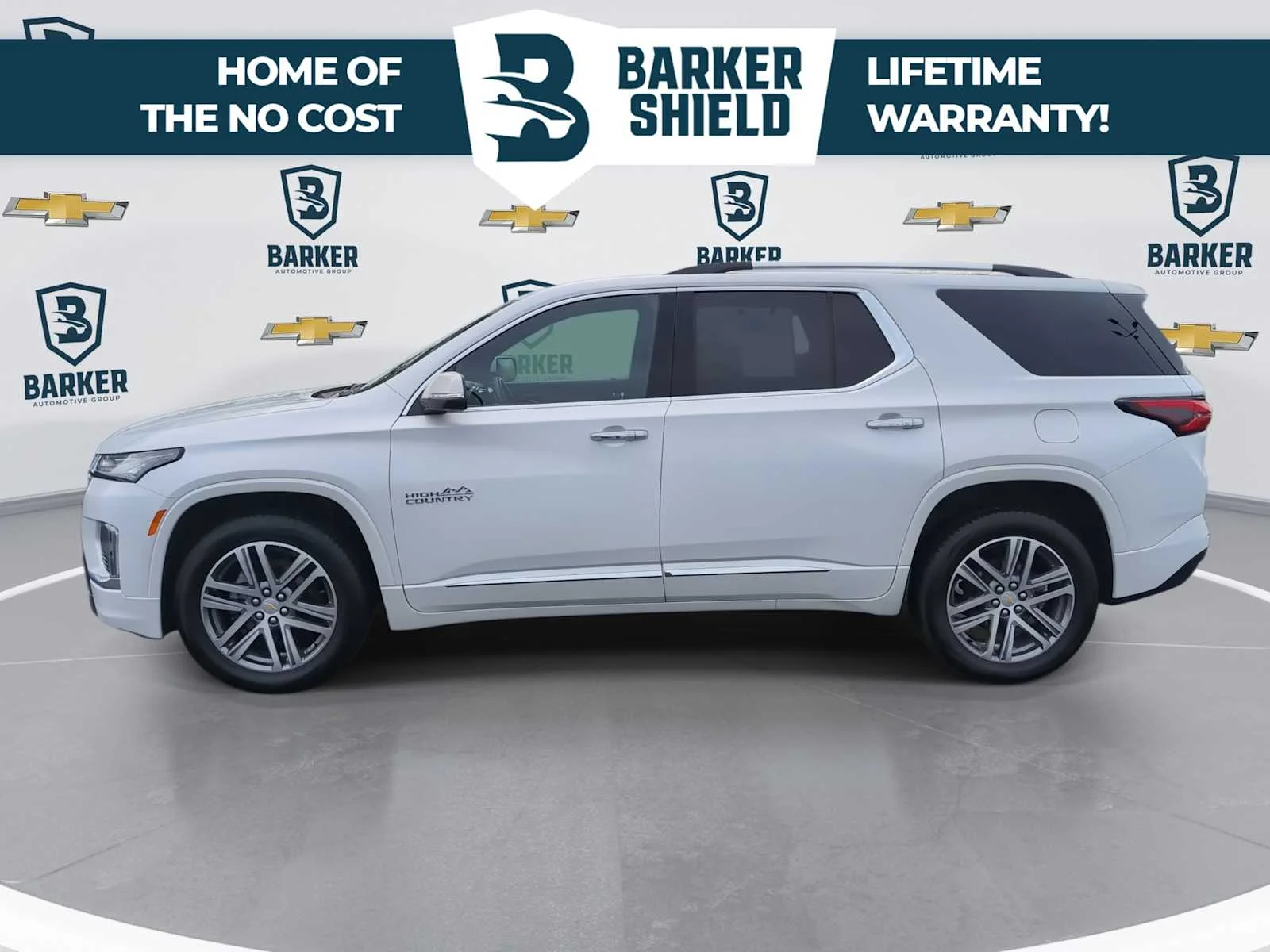 Used 2023 Iridescent Pearl Tricoat Chevrolet High Country image 5