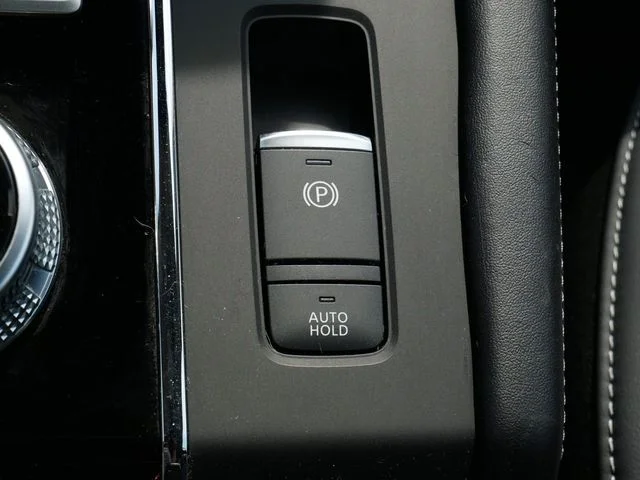 Used 2022 Alloy Silver Metallic Mitsubishi SE image 21