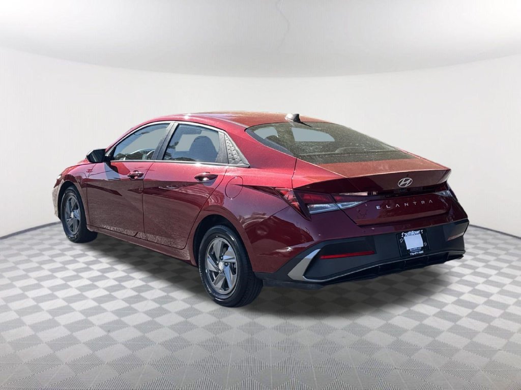 Used 2025 Red Hyundai SE image 7