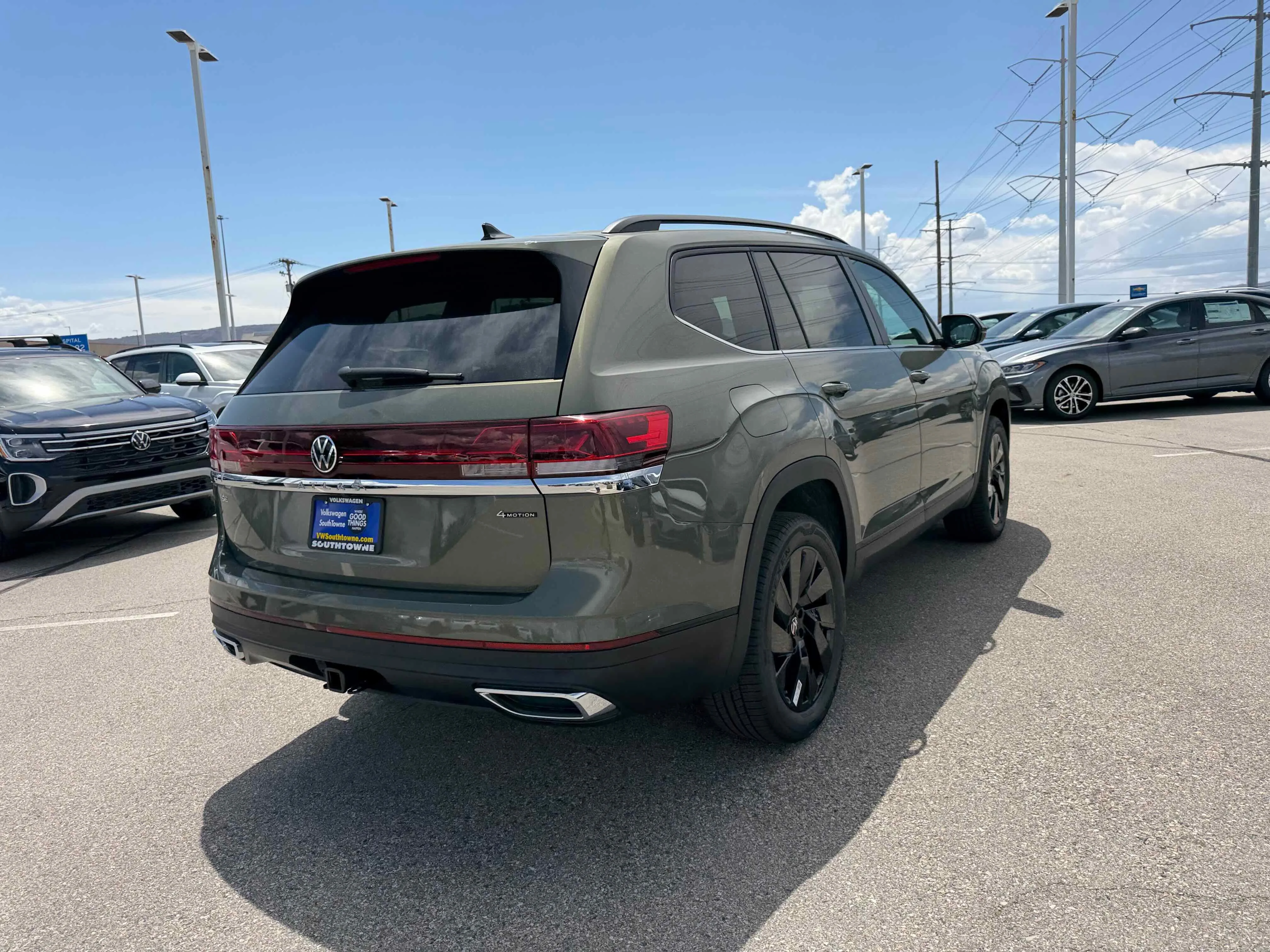 New 2026 Green Volkswagen 2.0T SE w/Technology image 7