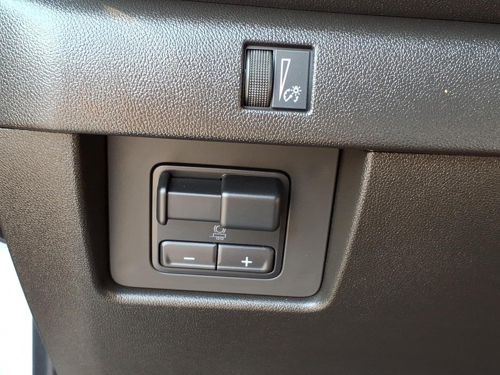 Used 2023 Summit White Chevrolet 4WD Trail Boss image 15