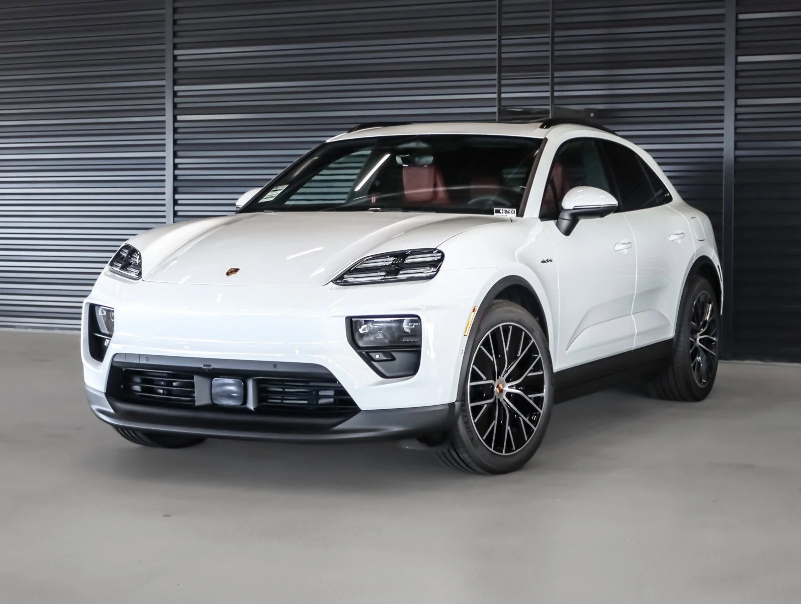 2026 Porsche Macan Base