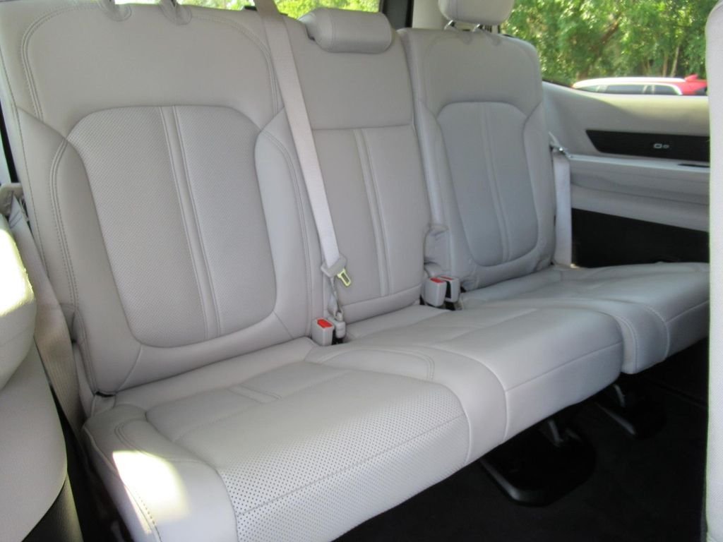 Used 2022 White Jeep Series II image 36