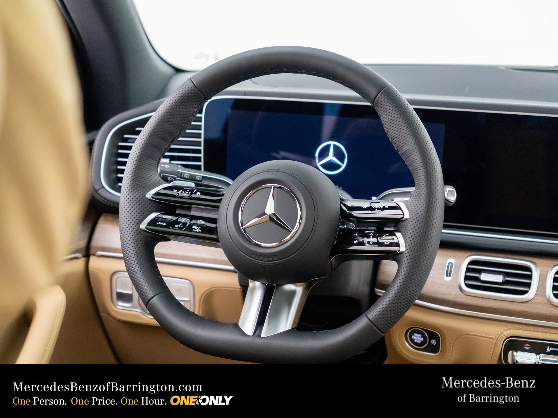 New 2026 MANUFAKTUR Moonlight White Metallic Mercedes-Benz GLS 580 image 55