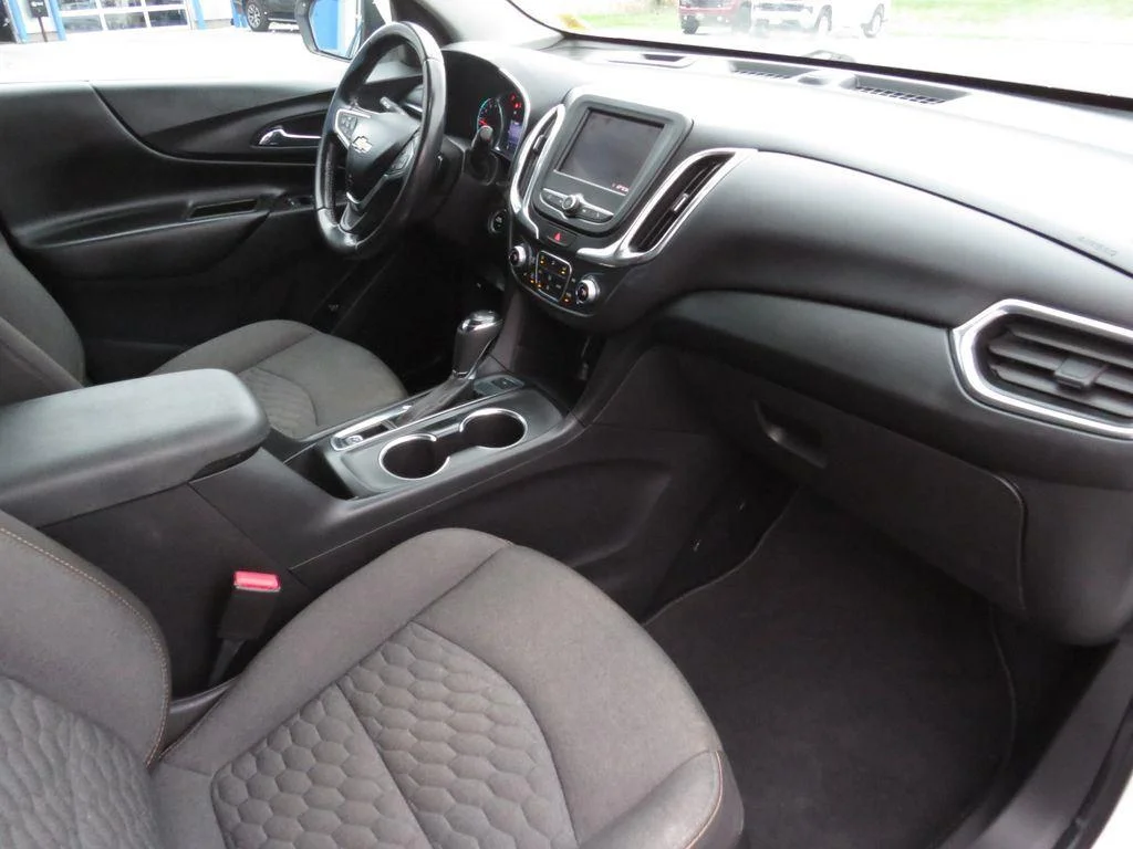 Used 2021 Summit White Chevrolet LT image 17