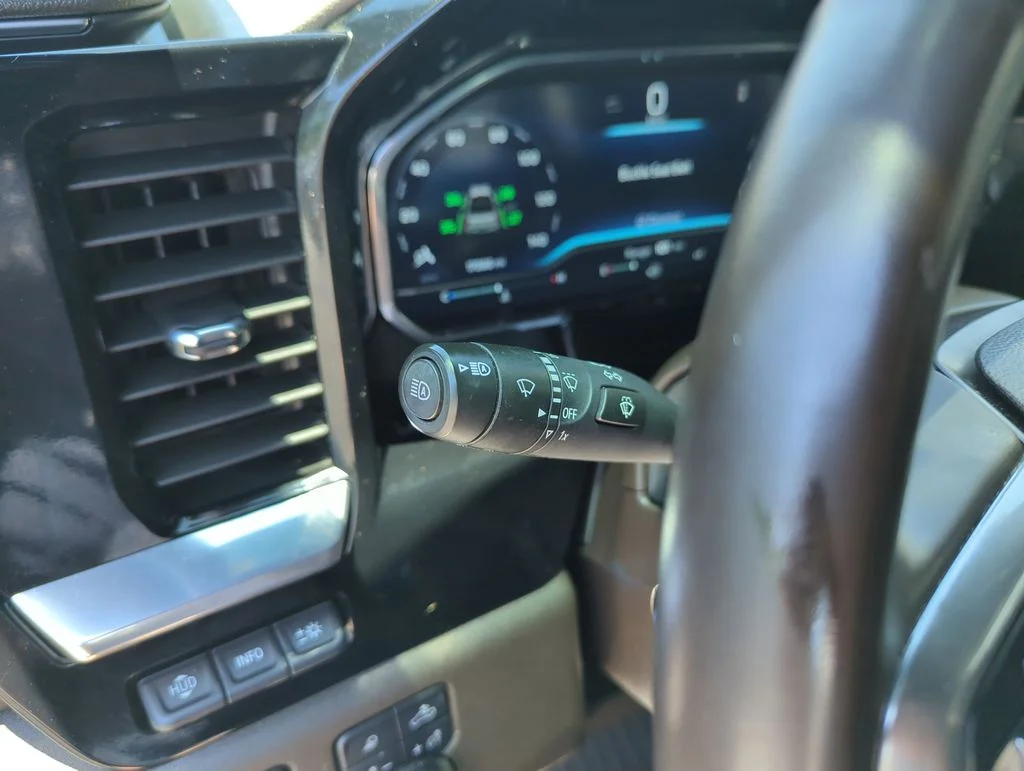 Used 2025 White Chevrolet LTZ image 20