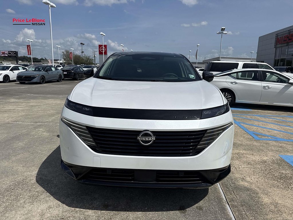 New 2026 Everest White Pearl TriCoat / Super Black Two-tone Nissan Platinum image 2