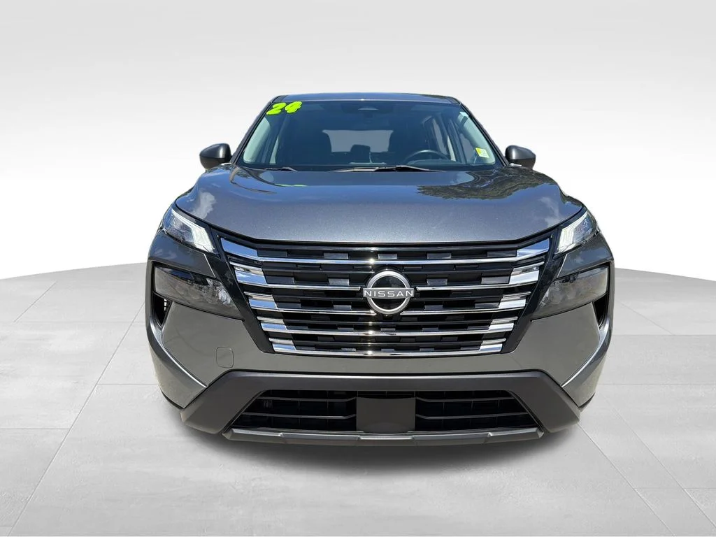 Used 2024 Gray Nissan S image 2