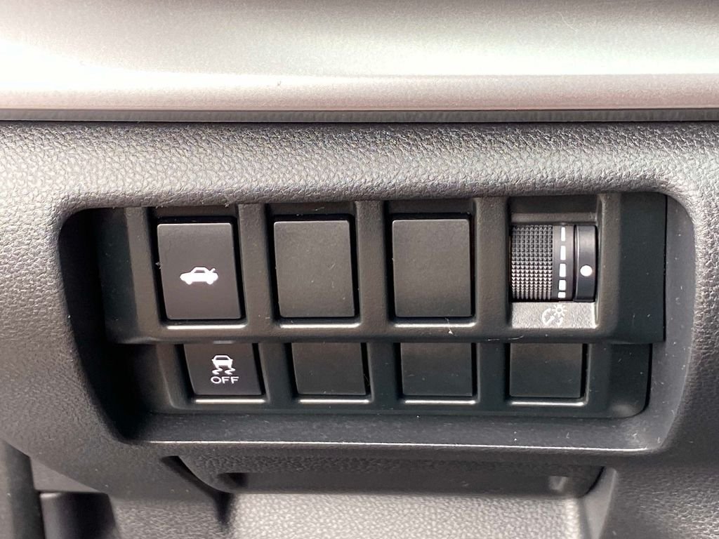 Used 2023 Silver Subaru Base image 22