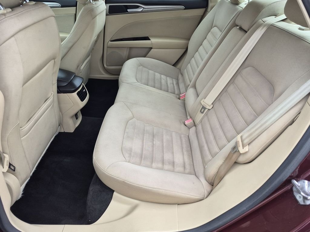 Used 2013 Red Ford SE image 20