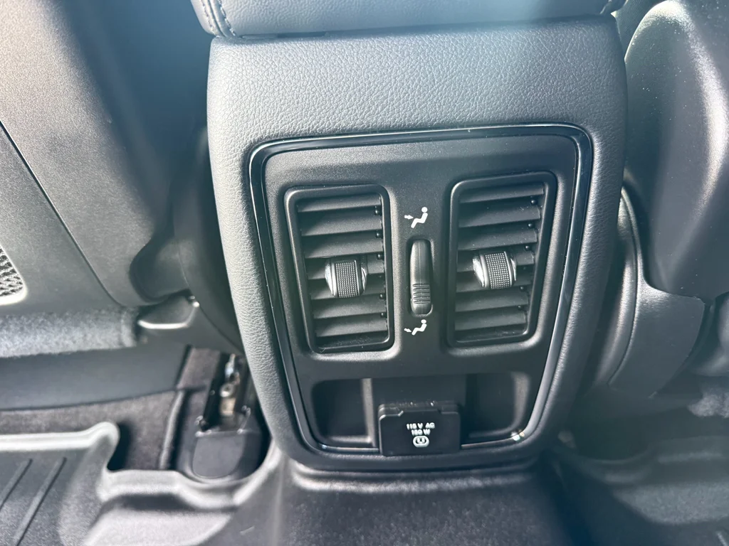 2019 Jeep Grand Cherokee Altitude - Photo 21