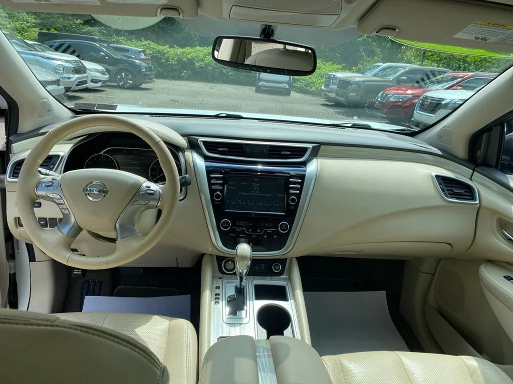 Used 2018 White Nissan SL image 20