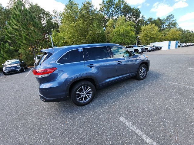 Used 2017 Blue Toyota XLE image 15