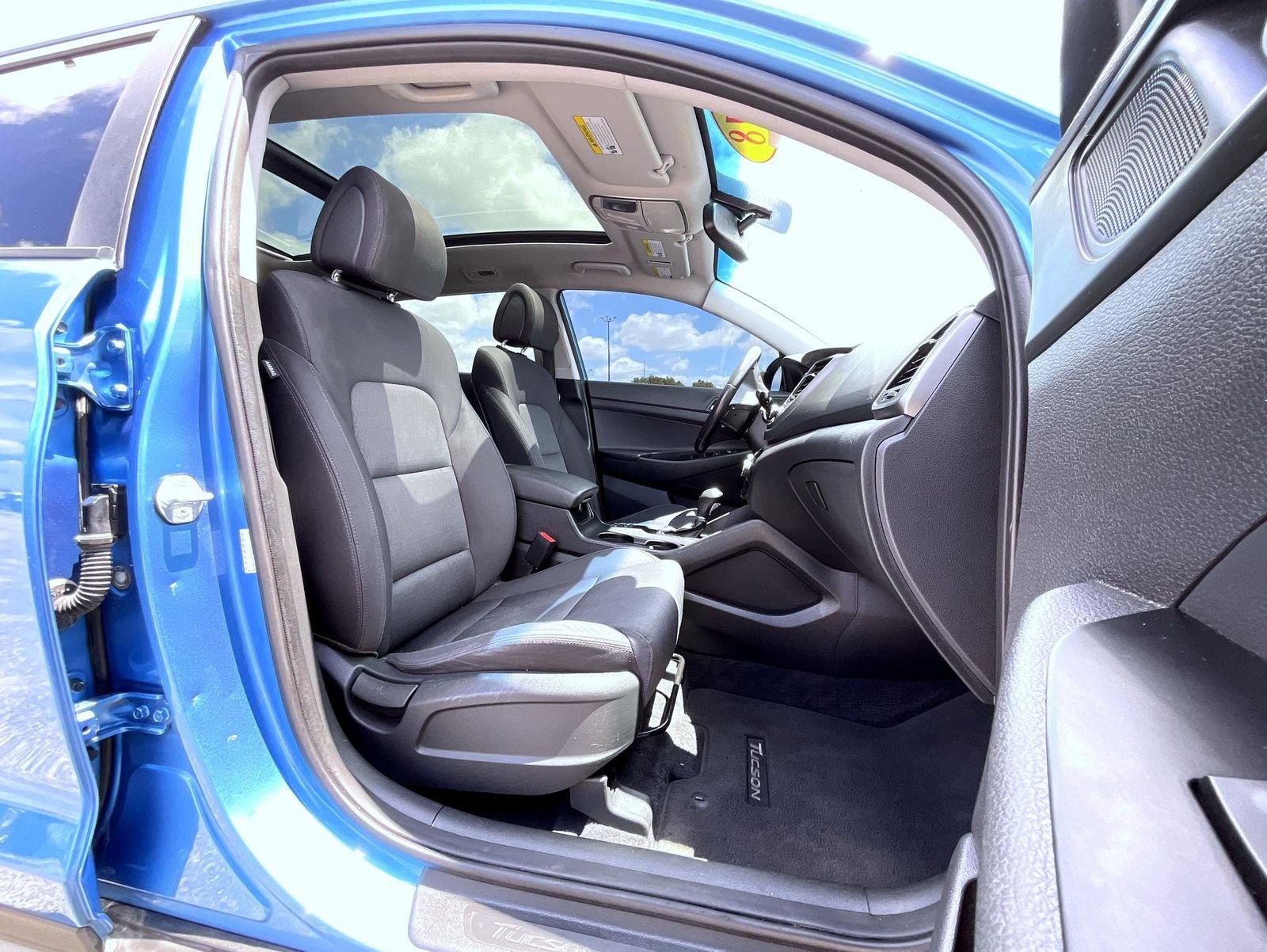 Used 2018 Blue Hyundai Value image 15