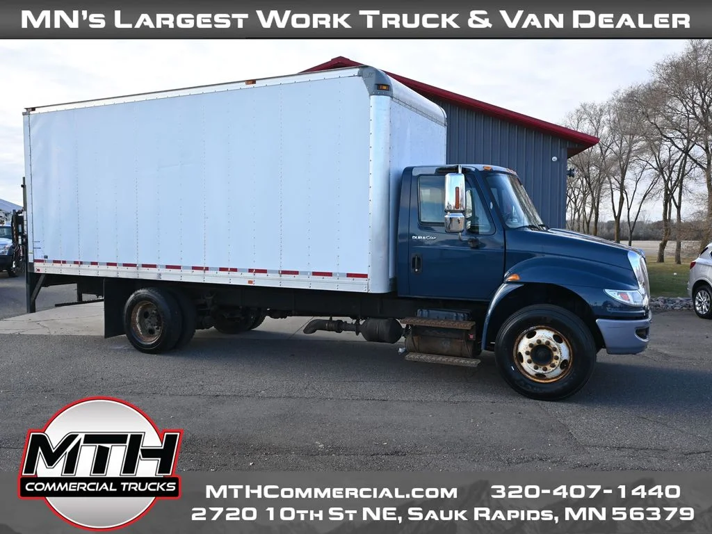 Used 2013 Blue International Series 4400 image 1