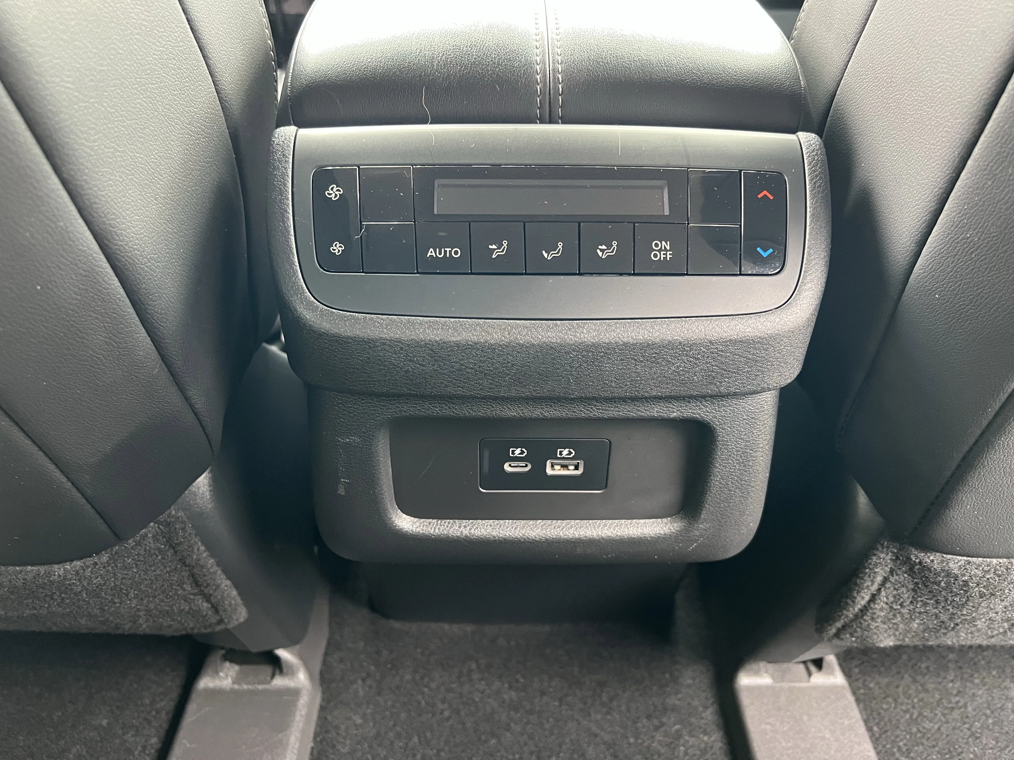 2022 Nissan Pathfinder SL - Photo 16
