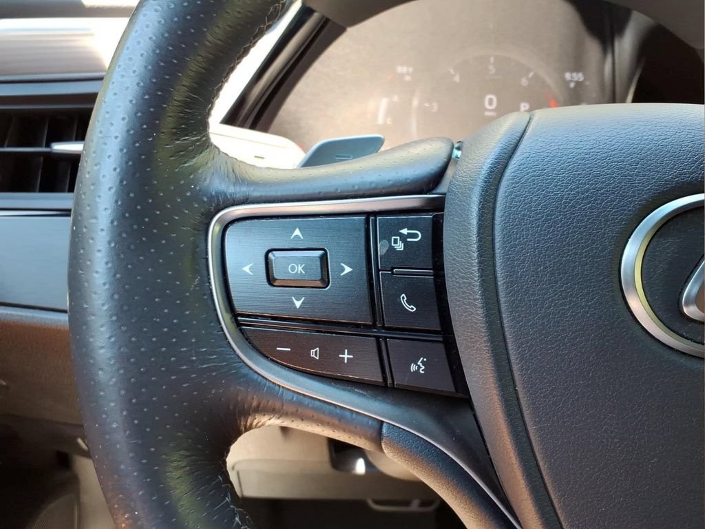 Used 2023 Black Lexus F SPORT Handling image 12