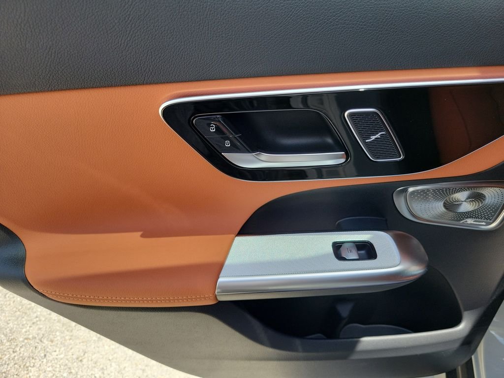 New 2027 MANUFAKTUR Alpine Grey Mercedes-Benz GLC 300 image 15