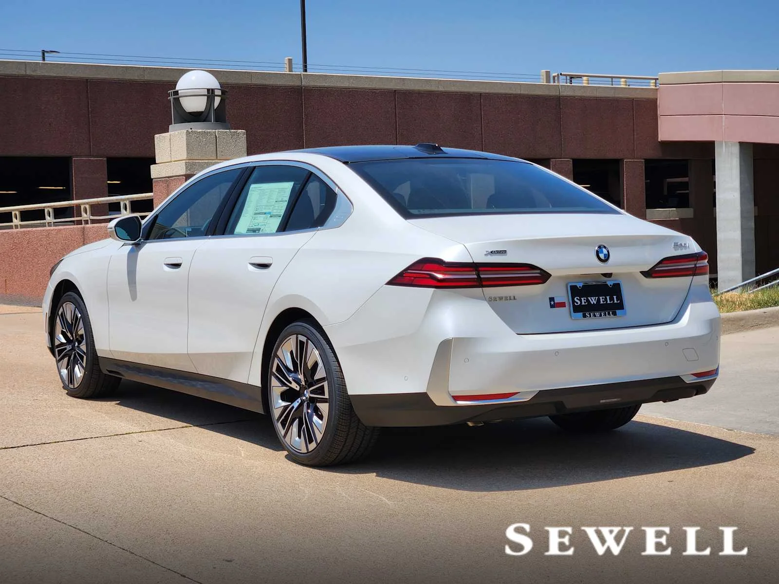New 2027 Mineral White Metallic BMW 530i xDrive image 3
