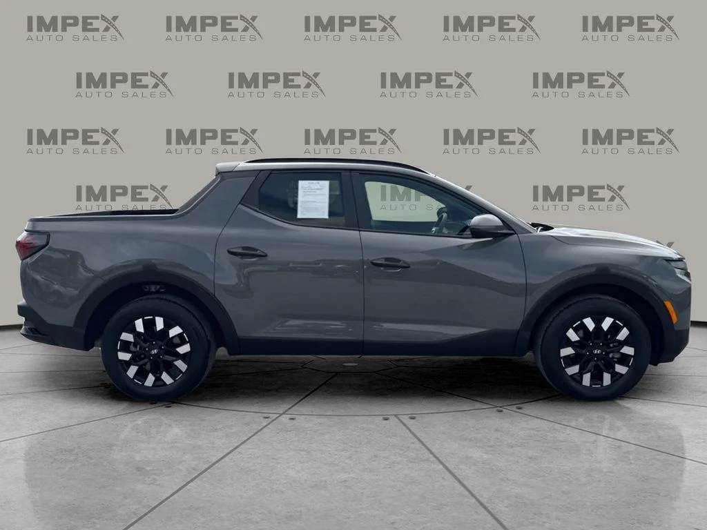 Used 2025 Gray Hyundai SEL image 6