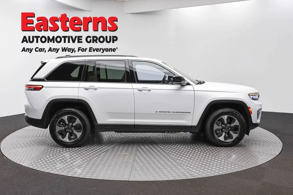 Used 2024 White Jeep 4xe image 4