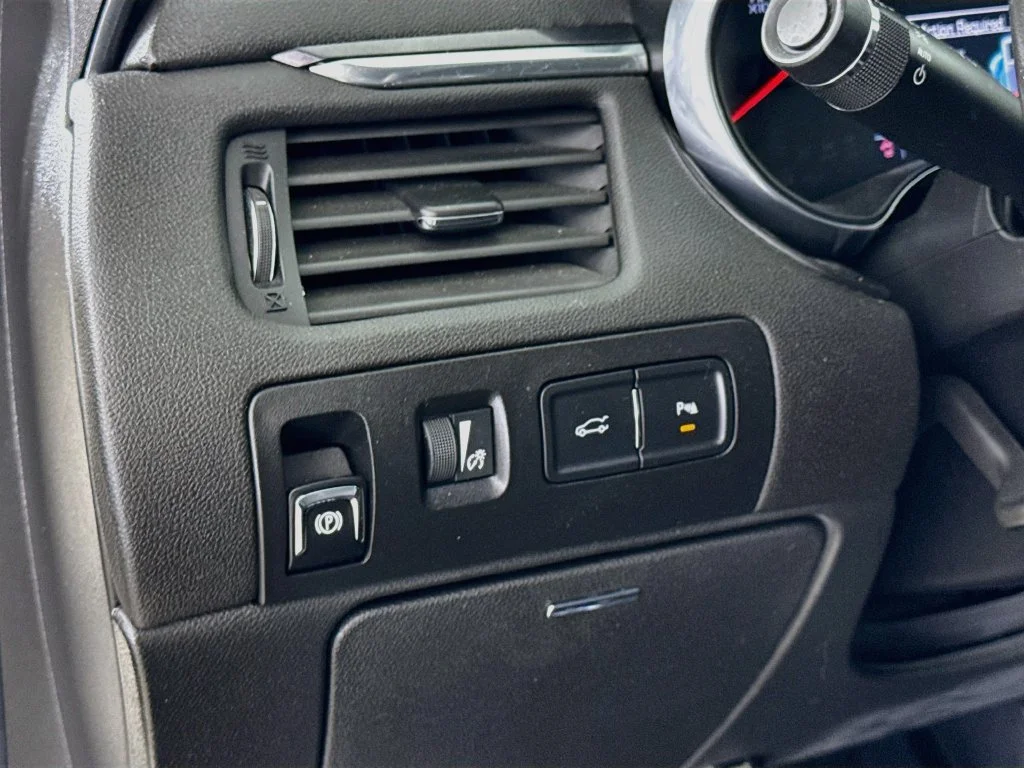 Used 2014 Gold Chevrolet LT image 10