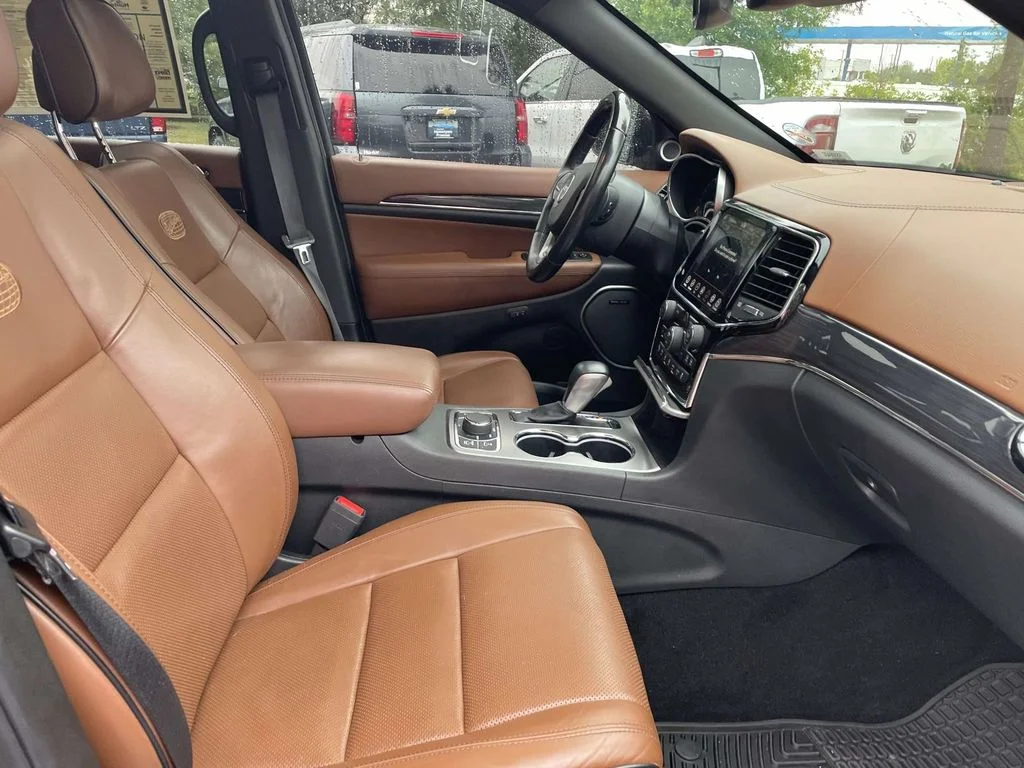Used 2020 Black Jeep Overland 4x4 image 9