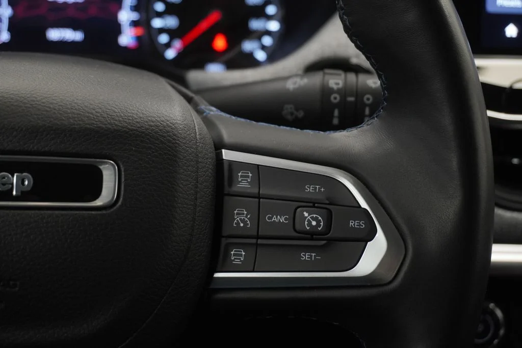 Certified Used 2022 Silver Jeep Latitude image 38
