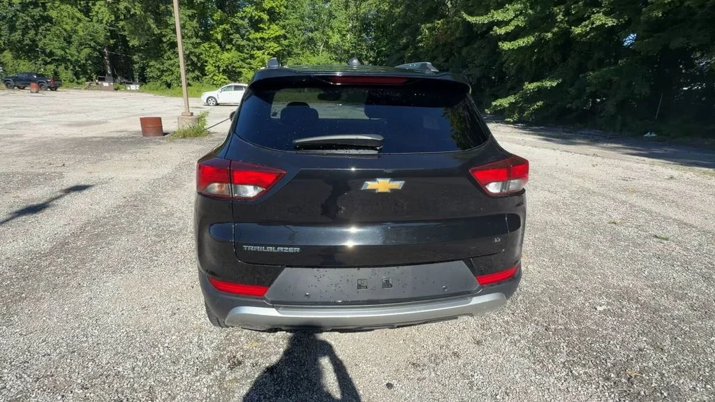 Used 2021 Black Chevrolet LT image 7